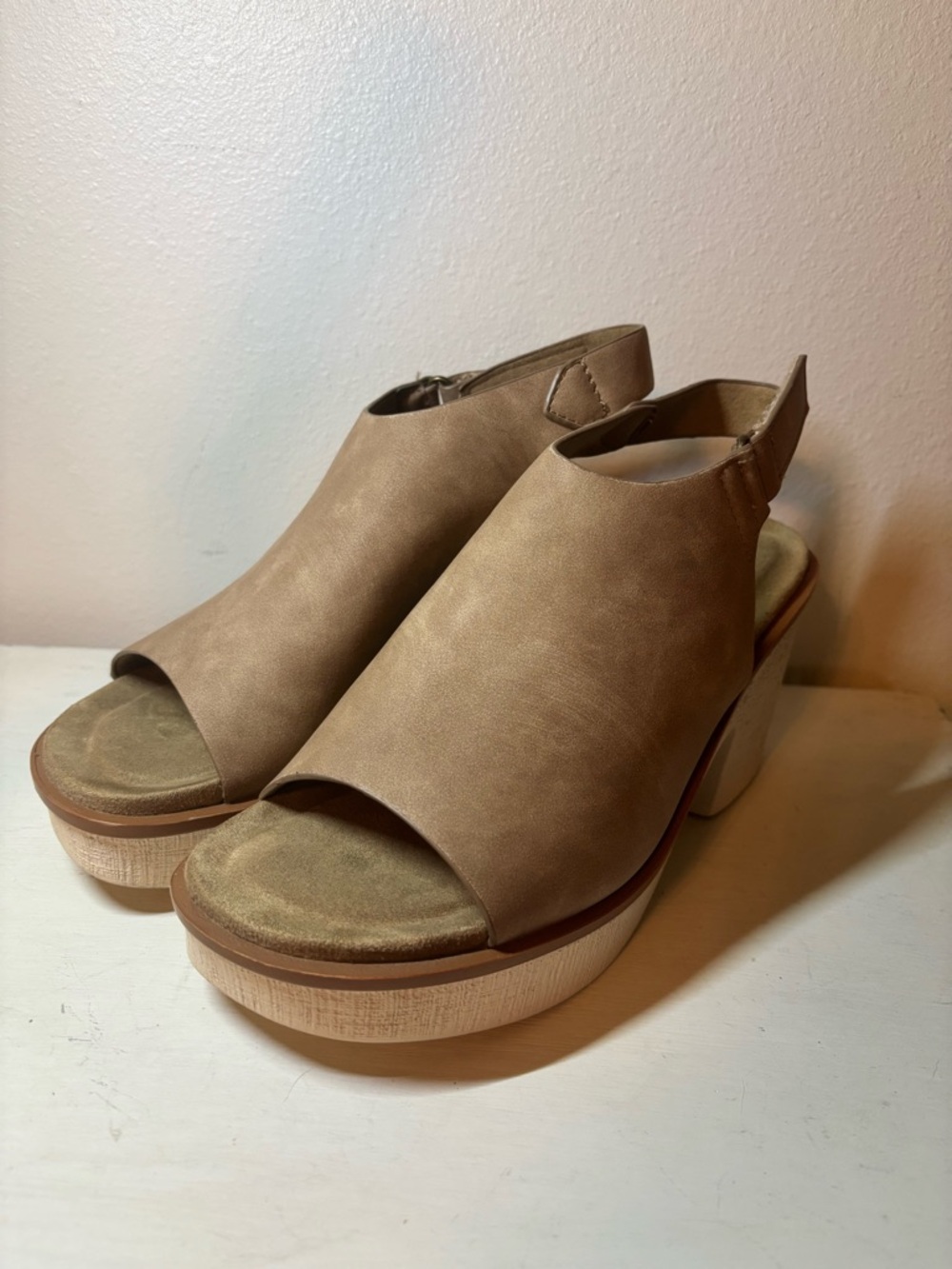 Pierre Dumas Taupe Open-Toe Platform Wedge Sandals